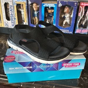Sketchers black sandals 9